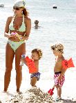 Curacao 16 Augustus 2004
Marco Borsato met Senna Luca Jada en Leontine Borsato op het strand