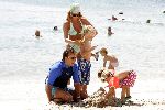 Curacao 16 Augustus 2004
Marco Borsato met Senna Luca Jada en Leontine Borsato op het strand