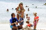 Curacao 16 Augustus 2004
Marco Borsato met Senna Luca Jada en Leontine Borsato op het strand