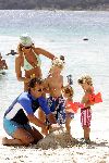 Curacao 16 Augustus 2004
Marco Borsato met Senna Luca Jada en Leontine Borsato op het strand