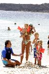 Curacao 16 Augustus 2004
Marco Borsato met Senna Luca Jada en Leontine Borsato op het strand