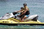 Curacao 16 Augustus 2004
Marco Borsato   met Senna en Luca op jetski