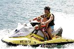 Curacao 16 Augustus 2004
Marco Borsato   met Senna en Luca op jetski