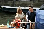 Amsterdam 1 augustus 2004
Martijn Krabbe met Amanda (zwanger) en Bikkel op sloep varen  in de grachten van Amsterdam