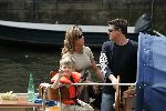 Amsterdam 1 augustus 2004
Martijn Krabbe met Amanda (zwanger) en Bikkel op sloep varen  in de grachten van Amsterdam