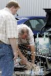 Hoofddorp 28 augustus 2004
Nico Zwinkels boodschappen doen in Mercedes