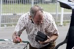 Hoofddorp 28 augustus 2004
Nico Zwinkels boodschappen doen in Mercedes