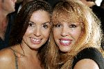 Bloemendaal 31 augustus 2004
Feestje radio Veronica bij strandtent Vroeger.
Patricia Paay en Rosanna Lima