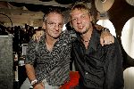 Bloemendaal 30 augustus 2004
Feestje radio Veronica in strandtent Vroeger.
Rob Stenders en Jeroen v Inkel.