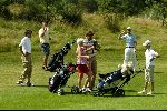 Lage Vuursche 9 Augustus 2004
Robert Jan Derksen met 3 prijswinnaars van TaylorMade
Georganiseerd door Golfers Magazine
