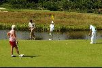 Lage Vuursche 9 Augustus 2004
Robert Jan Derksen met 3 prijswinnaars van TaylorMade
Georganiseerd door Golfers Magazine