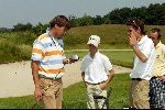Lage Vuursche 9 Augustus 2004
Robert Jan Derksen met 3 prijswinnaars van TaylorMade
Georganiseerd door Golfers Magazine