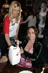 Amsterdam 24 augustus 2005
Lunch t.b.v het Rode kruis met medewerking van  Angela Groothuizen
