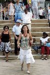 Amsterdam 18 augustus 2005
Frits Barend met zijn vrouw en hun dochters Barbara en .. varen op boot tijdens sail