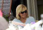 Amsterdam  4 augustus 2005
Connie Breukhoven op terras bij Maxie's op pc hooftstraat