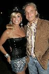 Amsterdam 6 augustus 2005
Connie Breukhoven optreden op de Gay Parade.
Connie met Hans Breukhoven