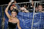 Amsterdam 6 augustus 2005
Connie Breukhoven optreden op de Gay Parade.
Connie met fans