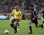 Amsterdam 27 juli 2005
Ajax-Arsenal 0-1 tijdens amsterdam tournament.
Dennis Bergkamp en Hedwiges Maduro