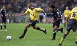 Amsterdam 27 juli 2005
Ajax-Arsenal 0-1 tijdens amsterdam tournament.
Dennis Bergkamp en Hedwiges Maduro