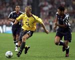 Amsterdam 27 juli 2005
Ajax-Arsenal 0-1 tijdens amsterdam tournament.
Dennis Bergkamp en Hedwiges Maduro