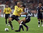Amsterdam 27 juli 2005
Ajax-Arsenal 0-1 tijdens amsterdam tournament.
Dennis Bergkamp en Hedwiges Maduro
