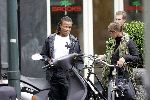 Amsterdam 10 augustus 2005
Edgar Davids doet boodschappen op cornelis Schuytstraat