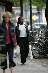 Amsterdam 10 augustus 2005
Edgar Davids doet boodschappen op cornelis Schuytstraat