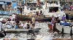 Amsterdam 18 augustus 2005
Frits Barend met zijn vrouw en hun dochters Barbara Barend en .. varen op boot tijdens sail Amsterdam 2005
