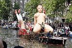 Amsterdam 6 augustus 2005
Gay parade door de grachten van Amsterdam.