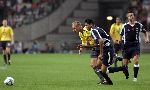 Amsterdam 27 juli 2005
Ajax-Arsenal 0-1 tijdens amsterdam tournament.
Dennis Bergkamp en Hedwiges Maduro