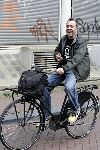 Amsterdam 8 augustus 2005
Reunie sterrenslag met boot in amsterdam.
Horrace Cohen op de fiets een sigaret rokend