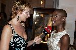 Amsterdam 31 augustus 2005
Presentatie Glamour en Lady card in Amstel hotel.
Sylvana Simons wordt geinterviewd door Inge Ipenburg