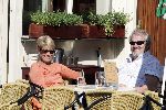 amsterdam 1 augustus 2005
Jules Croiset met zijn vrouw Puck op het terras