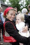 Aarle Rixtel 20 augustus 2005
Trouwen Nienke Romer met Frederik Brom.
 Katja Schuurman met hoofddoekje en Lene