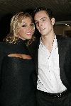 Aalsmeer 24 augustus 2005
Big Brother V bij endemol met Bridget Maasland en Ruud de Wild
Kely BB met vriend