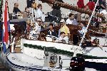 Muiden  28 augustus 2005
Koningin Beatrix varen met de groene draeck met allemaal jonge kinderen