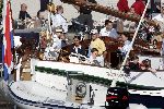 Muiden  28 augustus 2005
Koningin Beatrix varen met de groene draeck met allemaal jonge kinderen