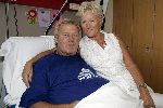 Almere 17 augustus 2005
Koos Alberts met zijn vrouw Joke in het ziekenhuis na gebroken been