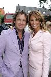 Vreeland 13 augustus 2005
Trouwen John Ewbank en Vivian Reys in kerk in Vreeland.
Marco Borsato met Leontine Borsato