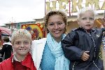 Amsterdam 9 augustus 2005
Premiere Circus Renz in Amsterdam.
Mariska v Kolck met zoons