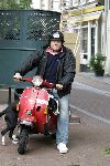 Amsterdam 8 augustus 2005
Reunie sterrenslag met boot in amsterdam.
Menno Kohler op vespa scooter