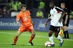 Rotterdam 17 Augustus 2005 oefeninterland nederland - duitsland 2-2 phillip cocu en gerald asamoah.