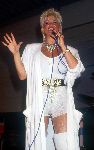 1987 Connie Breukhoven optredend als Vanessa
