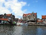 Volendam, 3 Augustus 2005
De haven van Volendam met een rondvaartboot