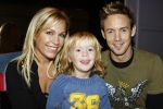 Amsterdam 9 november 2006
BN ers schilderen voor het HSGK in het hilton  hotel. Charly Luske met zoon Billy en Tanja Jess