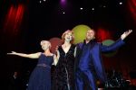 Amsterdam 4 november 2006
Presentatie cd Toon Hermans door Maurice Hermans aan Lone v Roosendaal Richard Groenendijk en Ellen Evers.