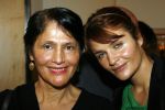Amsterdam 1 december 2006
De Armani winkel op de pc hooftstraat organiseert een aan tbv het aidsfonds.  helena Christensen met moeder