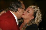 Amsterdam 4 november 2006
Presentatie cd Toon Hermans door Maurice Hermans aan Lone v Roosendaal Richard Groenendijk en Ellen Evers.Karin Bloemen en Maurice Hermans