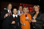 Blaricum 12 november 2006
1 jarig bestaan restaurant Red Sun. Ze organiseren een diner tbv het Kika fonds. John de Mol sr Rene Froger Caroline Tensen en iemand van Kika en de eigenaresse van het retaurant