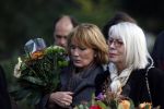 Amsterdam 8 december 2009
Begrafenis Ramses Shaffy op zorgvlied. Ramses vertrok met koets vanaf Carre. Daar waren Liesbeth List met man en dochter en Kitty Courbois. Annemarie Oster
Peter Smulders bv